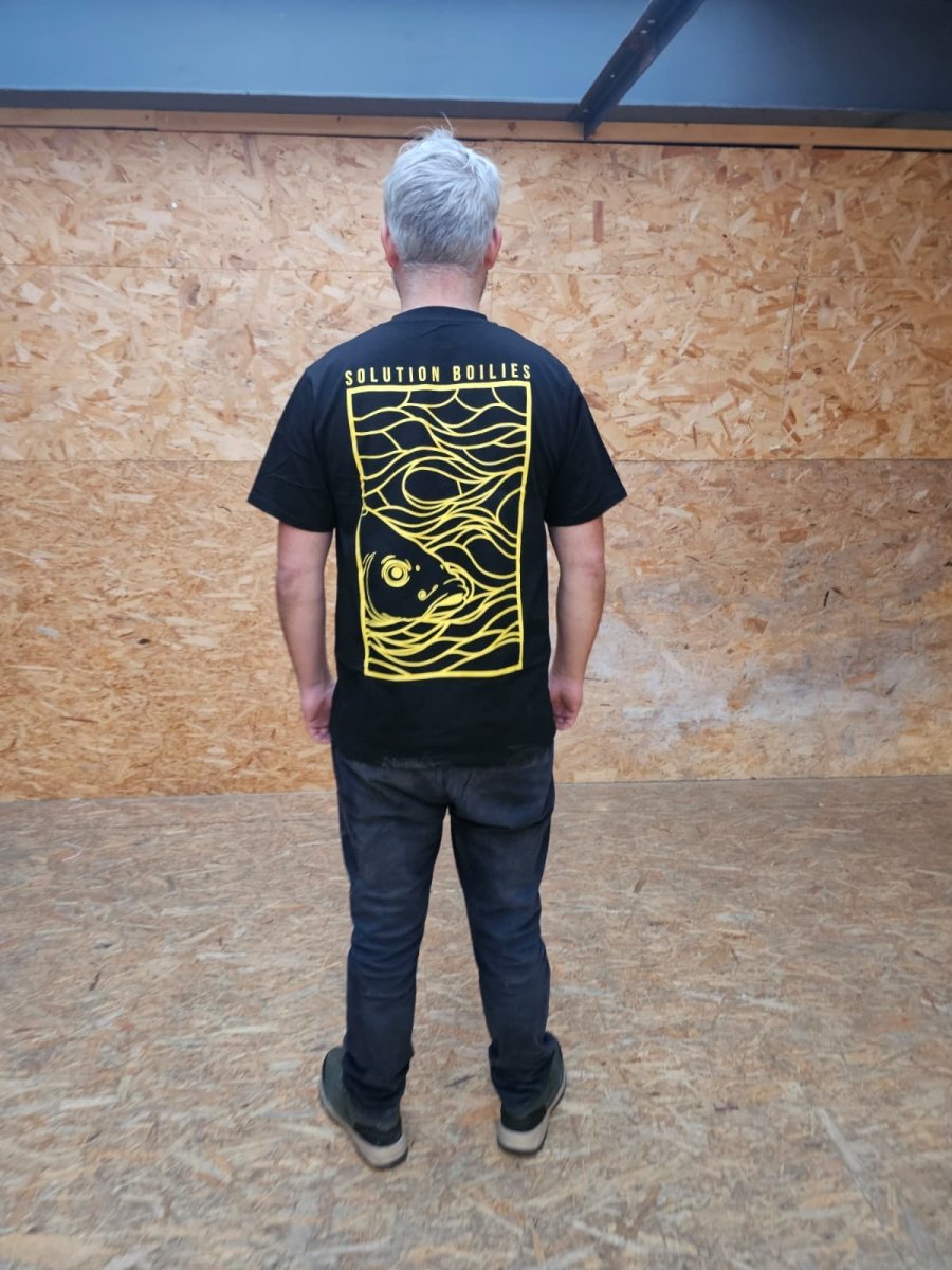 Premium HD - Design Quadrato Carpa - T-Shirt